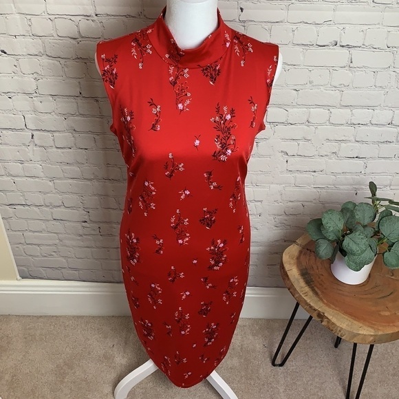 Attention Red Floral Sleeveless Dress - Picture 4 of 14